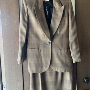 Fabulous Suit Coat w/straight-line skirt (size 10)